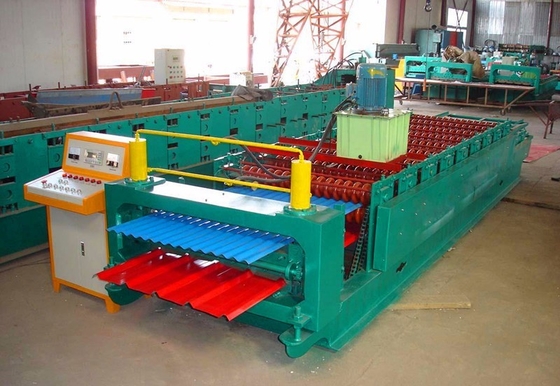 Plattform-Profil-Doppelschicht, welche die Maschinen-Dach-Platten-Fliesen-Rolle bildet Maschine bildet